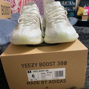 Yeezy boost 380
